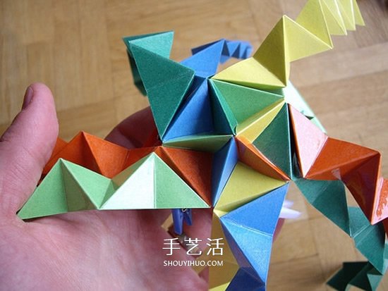 纸球的折法步骤图片 折纸彩球的详细步骤图(图9) 纸球的折法步骤图片 折纸彩球的详细步骤图(图9)