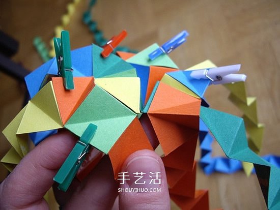 纸球的折法步骤图片 折纸彩球的详细步骤图(图11) 纸球的折法步骤图片 折纸彩球的详细步骤图(图11)