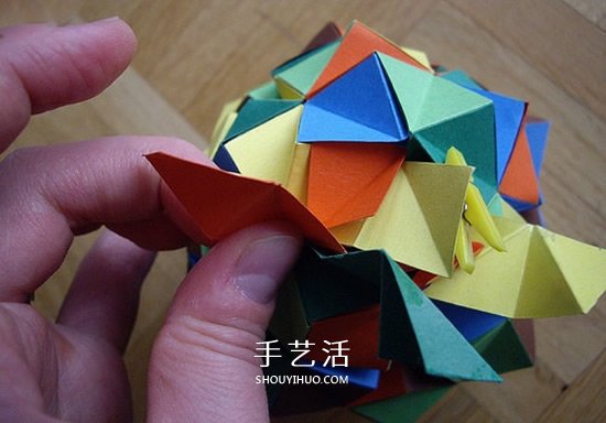 纸球的折法步骤图片 折纸彩球的详细步骤图(图27) 纸球的折法步骤图片 折纸彩球的详细步骤图(图27)