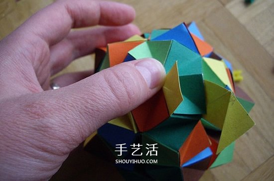 纸球的折法步骤图片 折纸彩球的详细步骤图(图28) 纸球的折法步骤图片 折纸彩球的详细步骤图(图28)