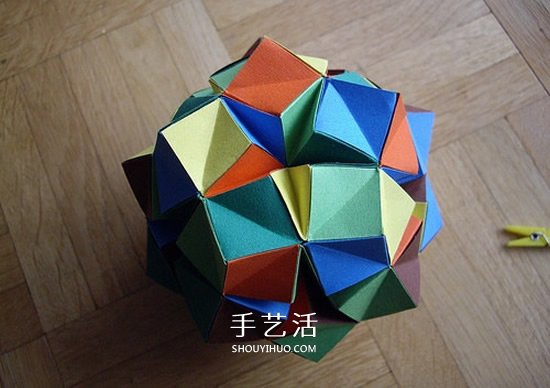 纸球的折法步骤图片 折纸彩球的详细步骤图(图30) 纸球的折法步骤图片 折纸彩球的详细步骤图(图30)
