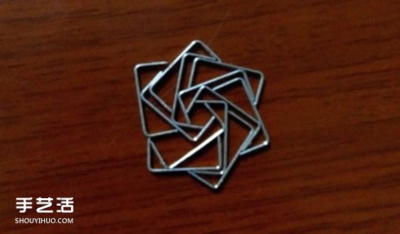 订书钉玫瑰花制作图解 用订书钉做玫瑰的步骤(图14) 订书钉玫瑰花制作图解 用订书钉做玫瑰的步骤(图14)