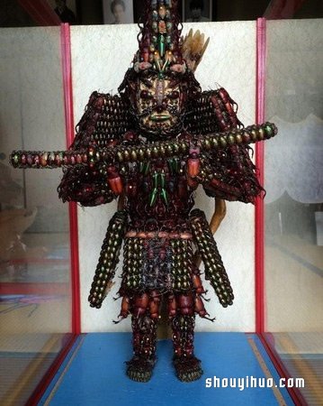 慎入!用昆虫尸体制作武士盔甲和千手观音(图2) 慎入!用昆虫尸体制作武士盔甲和千手观音(图2)