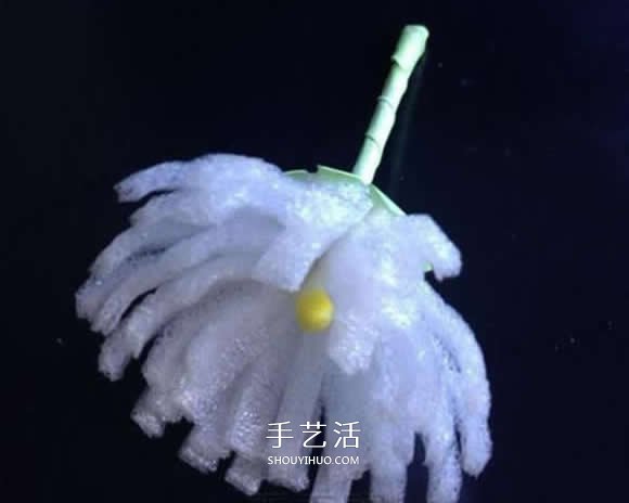 泡沫纸手工制作菊花 简单泡沫纸菊花的做法(图10) 泡沫纸手工制作菊花 简单泡沫纸菊花的做法(图10)