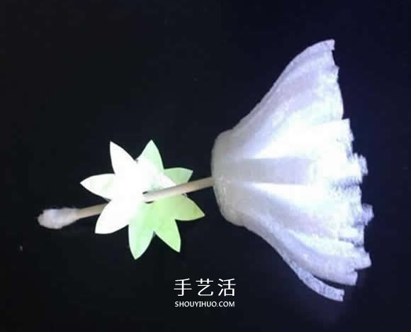 泡沫纸手工制作菊花 简单泡沫纸菊花的做法(图8) 泡沫纸手工制作菊花 简单泡沫纸菊花的做法(图8)