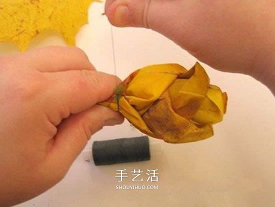 枫叶手工制作玫瑰花苞 树叶玫瑰花苞的做法(图8) 枫叶手工制作玫瑰花苞 树叶玫瑰花苞的做法(图8)