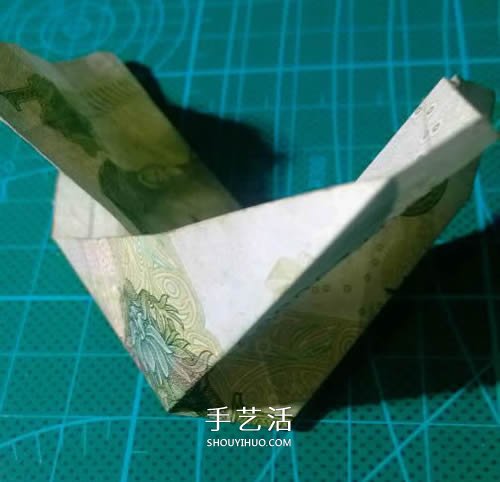 六角徽章的折法图解 一元纸币折纸六角徽章(图7) 六角徽章的折法图解 一元纸币折纸六角徽章(图7)