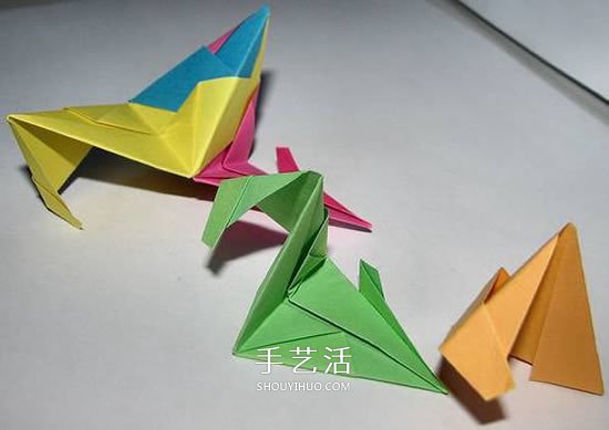 立体星星的折法图解 折纸星星花球的步骤图(图11) 立体星星的折法图解 折纸星星花球的步骤图(图11)