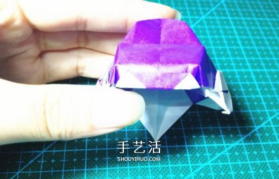 立体小汽车的折法图解 手工折纸汽车的折法(图26) 立体小汽车的折法图解 手工折纸汽车的折法(图26)