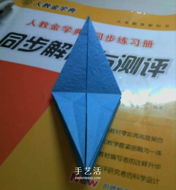 人字拖的折法图解教程 折纸人字拖鞋的方法步骤(图6) 人字拖的折法图解教程 折纸人字拖鞋的方法步骤(图6)