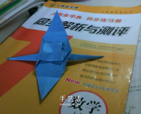 人字拖的折法图解教程 折纸人字拖鞋的方法步骤(图10) 人字拖的折法图解教程 折纸人字拖鞋的方法步骤(图10)