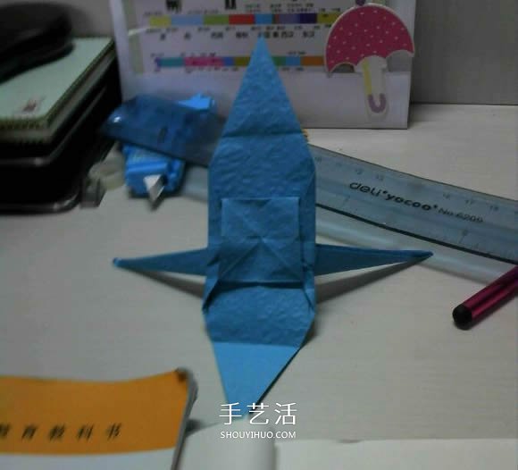 人字拖的折法图解教程 折纸人字拖鞋的方法步骤(图11) 人字拖的折法图解教程 折纸人字拖鞋的方法步骤(图11)