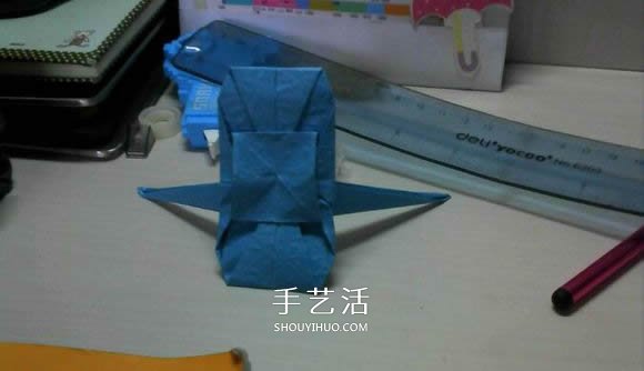 人字拖的折法图解教程 折纸人字拖鞋的方法步骤(图13) 人字拖的折法图解教程 折纸人字拖鞋的方法步骤(图13)