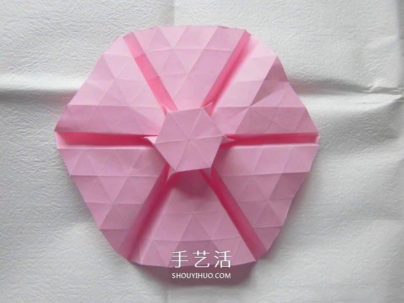 漂亮草帽子的折法图解 折纸花草帽的方法步骤(图3) 漂亮草帽子的折法图解 折纸花草帽的方法步骤(图3)