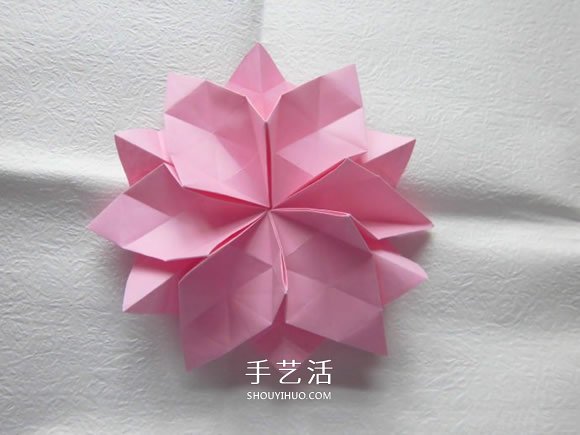 漂亮草帽子的折法图解 折纸花草帽的方法步骤(图4) 漂亮草帽子的折法图解 折纸花草帽的方法步骤(图4)