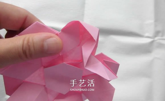 漂亮草帽子的折法图解 折纸花草帽的方法步骤(图8) 漂亮草帽子的折法图解 折纸花草帽的方法步骤(图8)