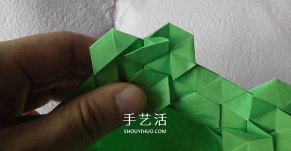 漂亮草帽子的折法图解 折纸花草帽的方法步骤(图19) 漂亮草帽子的折法图解 折纸花草帽的方法步骤(图19)