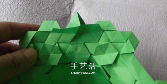 漂亮草帽子的折法图解 折纸花草帽的方法步骤(图22) 漂亮草帽子的折法图解 折纸花草帽的方法步骤(图22)
