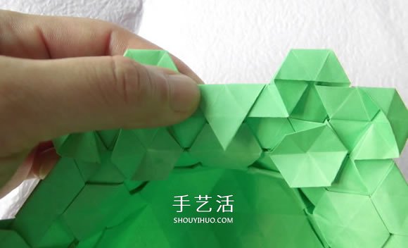 漂亮草帽子的折法图解 折纸花草帽的方法步骤(图23) 漂亮草帽子的折法图解 折纸花草帽的方法步骤(图23)