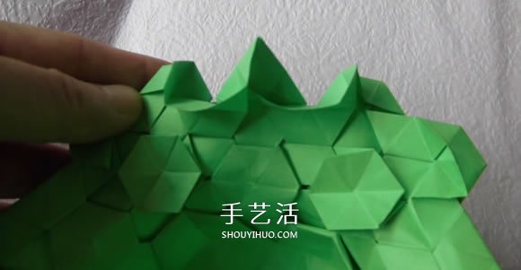 漂亮草帽子的折法图解 折纸花草帽的方法步骤(图21) 漂亮草帽子的折法图解 折纸花草帽的方法步骤(图21)