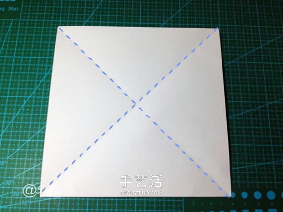 背着麻袋的可爱圣诞老人手工折纸图解教程(图4) 背着麻袋的可爱圣诞老人手工折纸图解教程(图4)