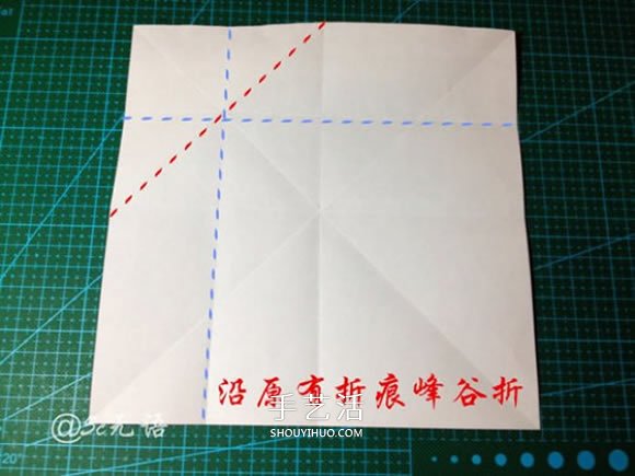 背着麻袋的可爱圣诞老人手工折纸图解教程(图6) 背着麻袋的可爱圣诞老人手工折纸图解教程(图6)