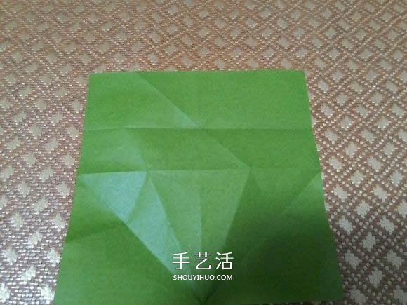 圣诞老人折纸步骤图解 纸折圣诞老人怎么折(图10)