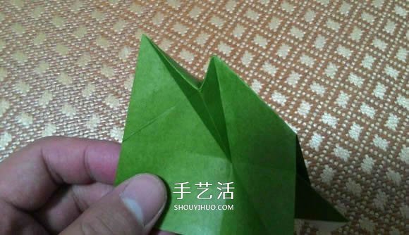 圣诞老人折纸步骤图解 纸折圣诞老人怎么折(图17)