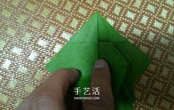 圣诞老人折纸步骤图解 纸折圣诞老人怎么折(图21)