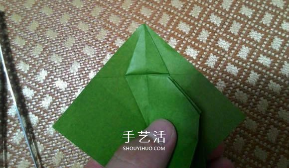 圣诞老人折纸步骤图解 纸折圣诞老人怎么折(图20)