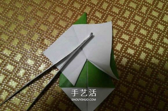 圣诞老人折纸步骤图解 纸折圣诞老人怎么折(图24)