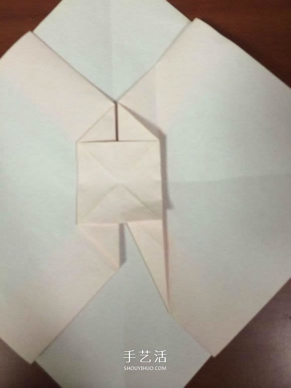 复杂立体跑车的折法 详细折纸跑车图解步骤(图11) 复杂立体跑车的折法 详细折纸跑车图解步骤(图11)
