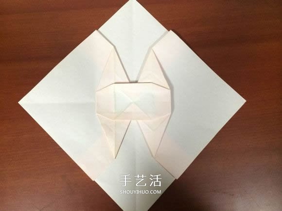 复杂立体跑车的折法 详细折纸跑车图解步骤(图17) 复杂立体跑车的折法 详细折纸跑车图解步骤(图17)