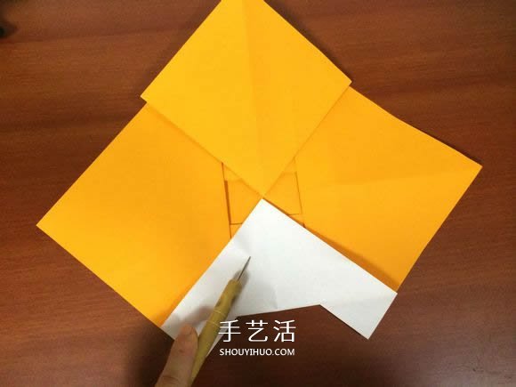 复杂立体跑车的折法 详细折纸跑车图解步骤(图18) 复杂立体跑车的折法 详细折纸跑车图解步骤(图18)