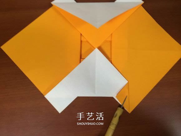 复杂立体跑车的折法 详细折纸跑车图解步骤(图20) 复杂立体跑车的折法 详细折纸跑车图解步骤(图20)