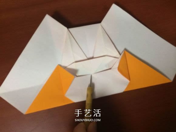 复杂立体跑车的折法 详细折纸跑车图解步骤(图22) 复杂立体跑车的折法 详细折纸跑车图解步骤(图22)