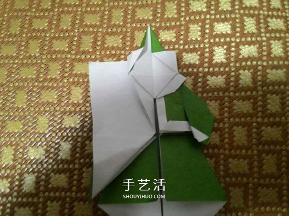圣诞老人折纸步骤图解 纸折圣诞老人怎么折(图43)