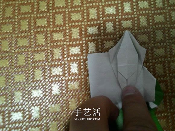 圣诞老人折纸步骤图解 纸折圣诞老人怎么折(图45)
