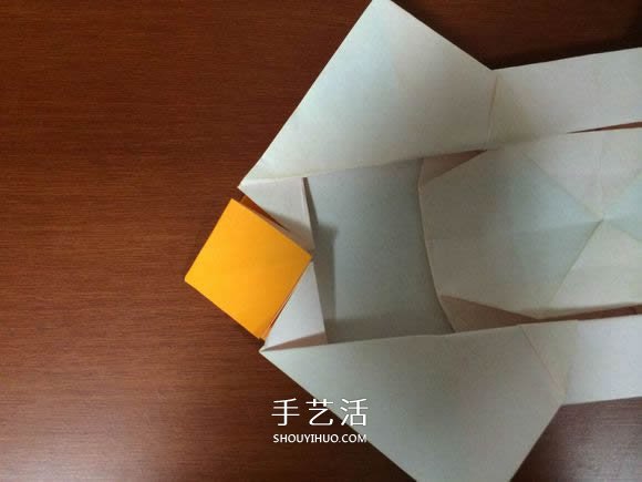 复杂立体跑车的折法 详细折纸跑车图解步骤(图27) 复杂立体跑车的折法 详细折纸跑车图解步骤(图27)