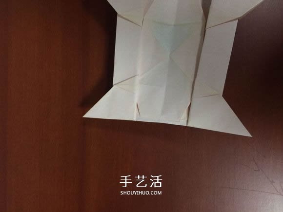 复杂立体跑车的折法 详细折纸跑车图解步骤(图28) 复杂立体跑车的折法 详细折纸跑车图解步骤(图28)