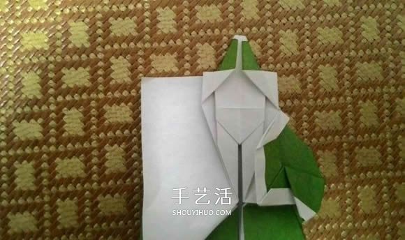 圣诞老人折纸步骤图解 纸折圣诞老人怎么折(图47)
