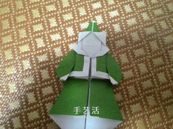 圣诞老人折纸步骤图解 纸折圣诞老人怎么折(图48)