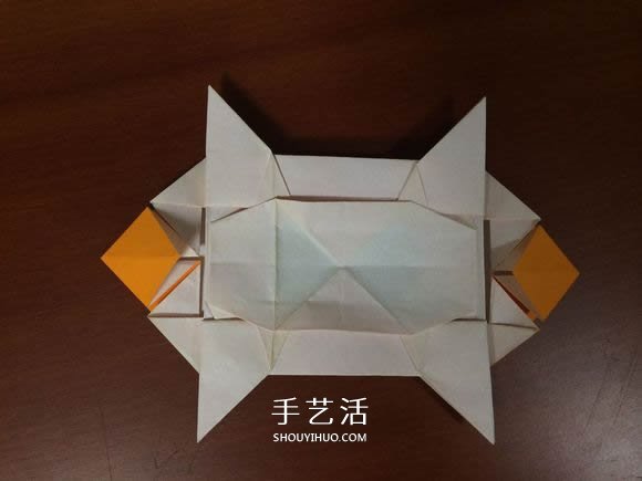 复杂立体跑车的折法 详细折纸跑车图解步骤(图32) 复杂立体跑车的折法 详细折纸跑车图解步骤(图32)