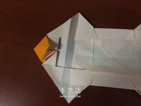 复杂立体跑车的折法 详细折纸跑车图解步骤(图33) 复杂立体跑车的折法 详细折纸跑车图解步骤(图33)