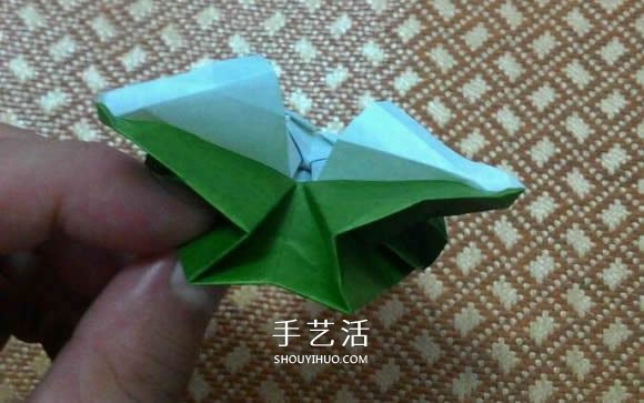 圣诞老人折纸步骤图解 纸折圣诞老人怎么折(图52)