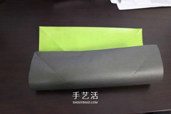 耐克标志的折纸方法 怎么折NIKE标志的图解(图2) 耐克标志的折纸方法 怎么折NIKE标志的图解(图2)