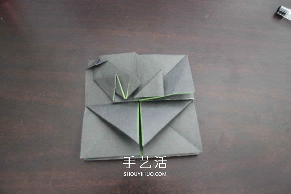 耐克标志的折纸方法 怎么折NIKE标志的图解(图17) 耐克标志的折纸方法 怎么折NIKE标志的图解(图17)