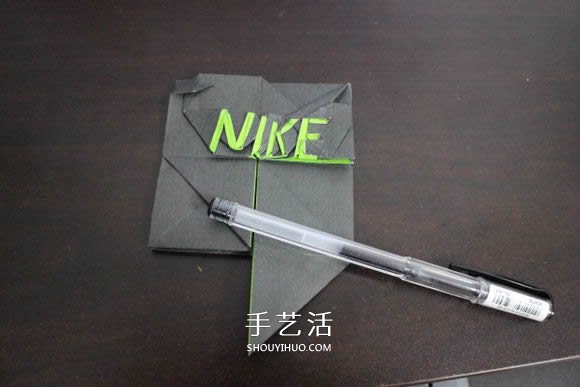 耐克标志的折纸方法 怎么折NIKE标志的图解(图31) 耐克标志的折纸方法 怎么折NIKE标志的图解(图31)