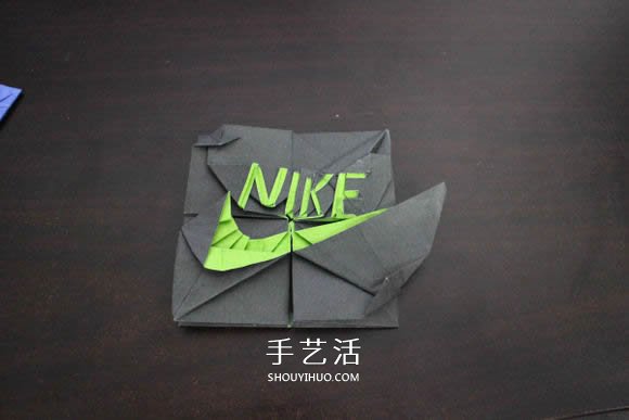 耐克标志的折纸方法 怎么折NIKE标志的图解(图36) 耐克标志的折纸方法 怎么折NIKE标志的图解(图36)
