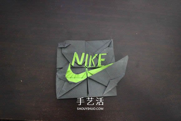 耐克标志的折纸方法 怎么折NIKE标志的图解(图37) 耐克标志的折纸方法 怎么折NIKE标志的图解(图37)